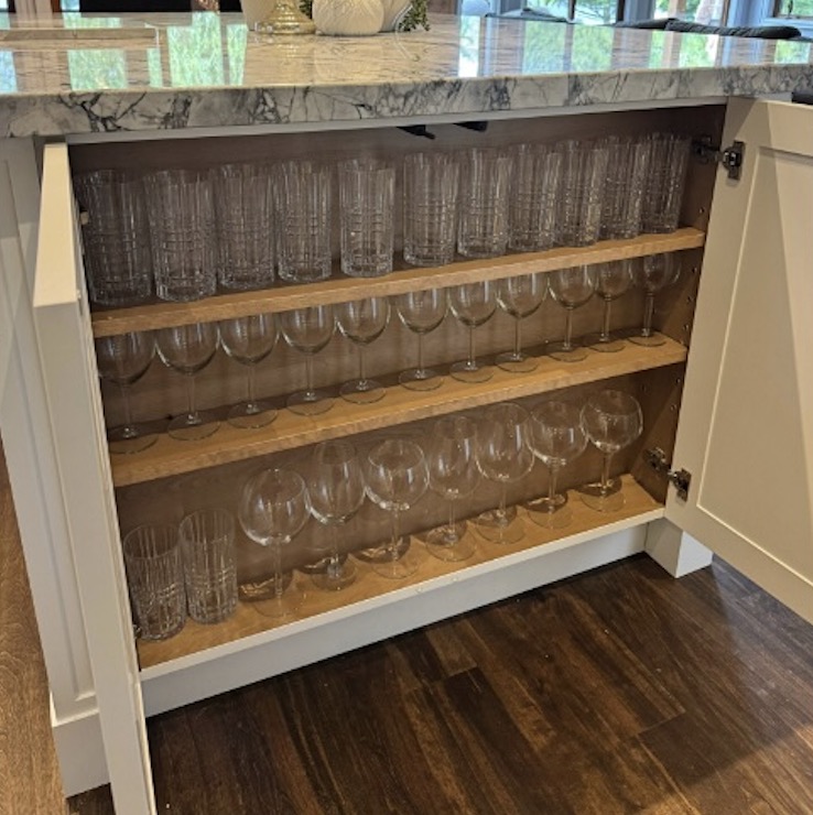 Island glassware storage